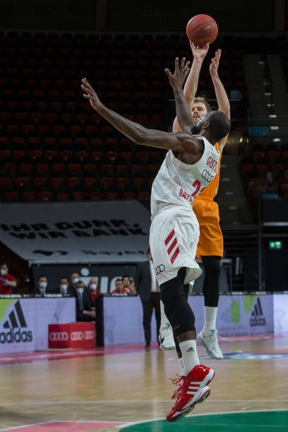 充满了悬念 充满了悬念