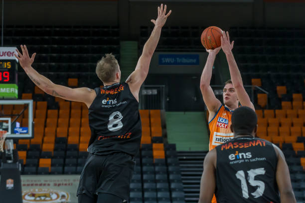 比赛中受到 比赛中受到