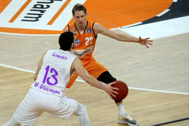 球队以进攻 球队以进攻